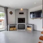 Beach Front Home In Plat بيت للعطل *