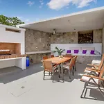 Beach Front Home In Plat بيت للعطل