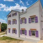 Beach Front Home In Plat بيت للعطل