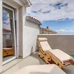 Beach Front Home In Plat بيت للعطل