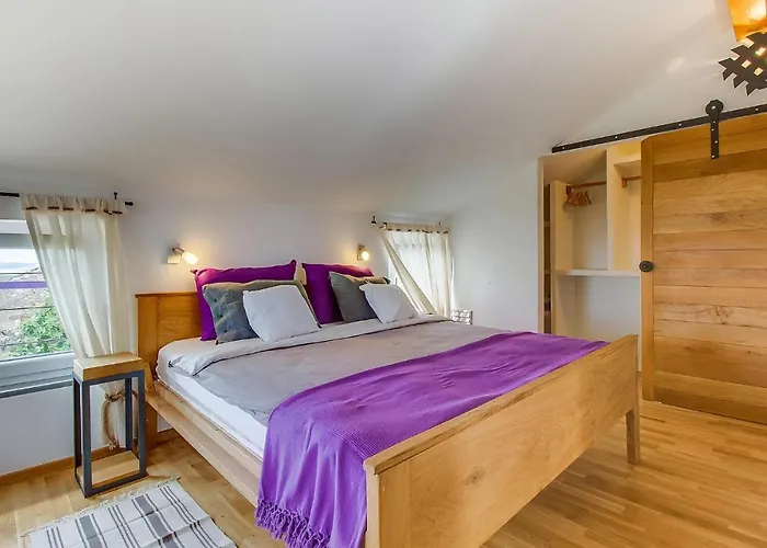 Сasa de vacaciones 3 Bedroom Stunning Home In Plat *