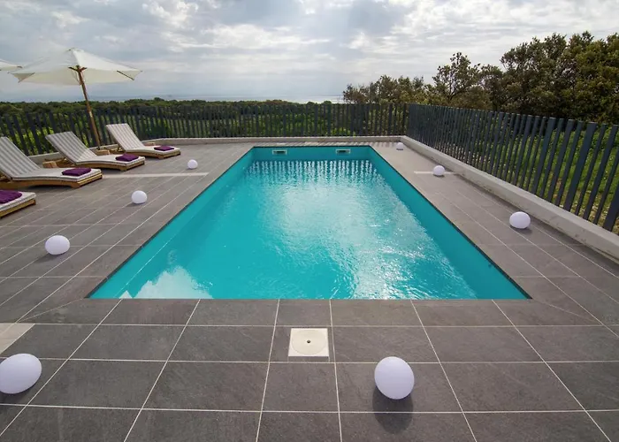 3 Bedroom Stunning Home In Plat * Sveti Mihovil