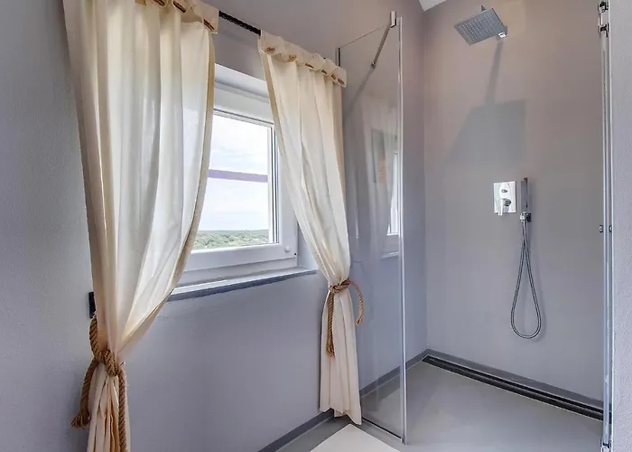 3 Bedroom Stunning Home In Plat 度假居