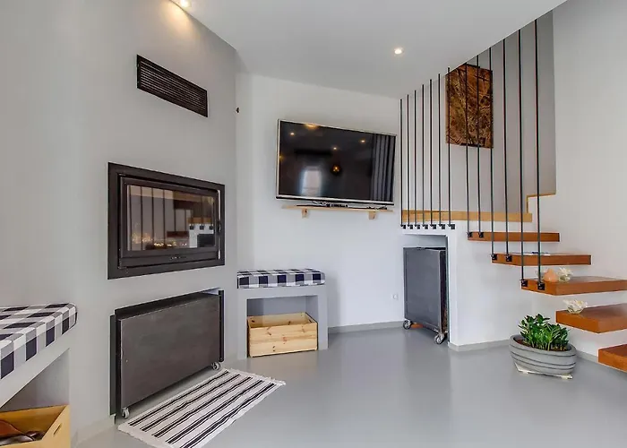 3 Bedroom Stunning Home In Plat Sveti Mihovil