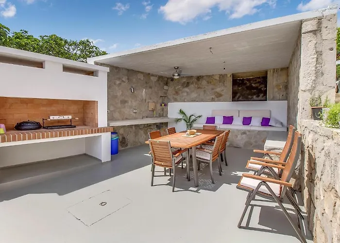3 Bedroom Stunning Home In Plat 度假居