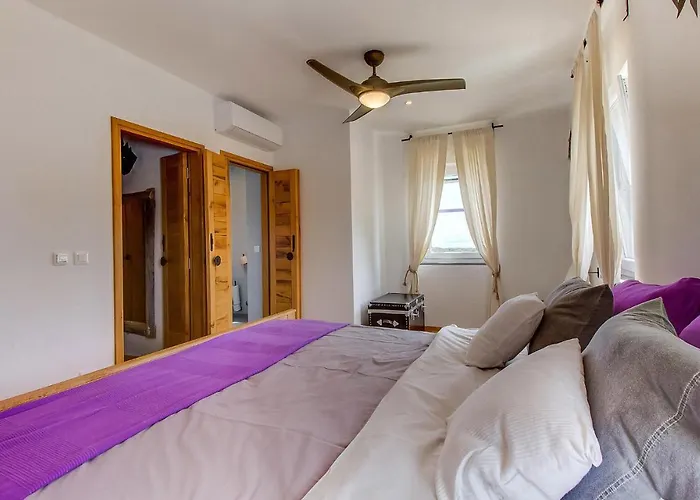 3 Bedroom Stunning Home In Plat 度假居 Sveti Mihovil