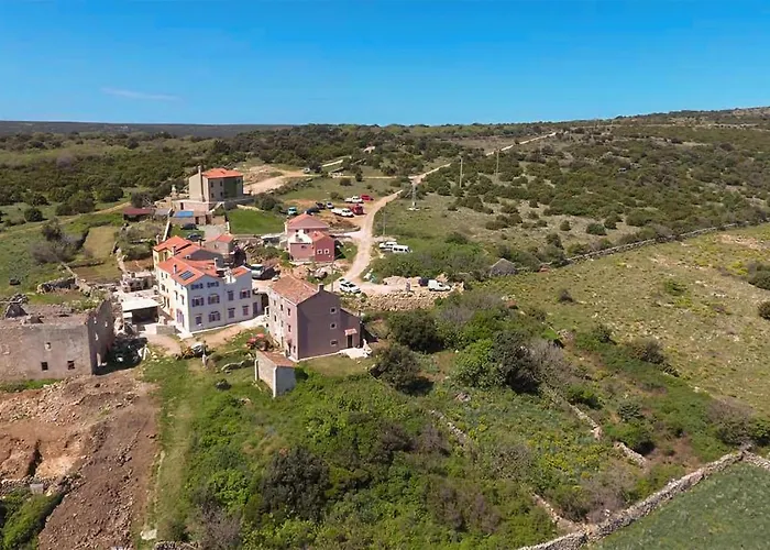 度假居 3 Bedroom Stunning Home In Plat Sveti Mihovil