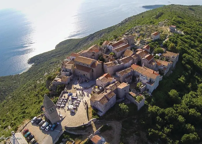 度假居 3 Bedroom Stunning Home In Plat Sveti Mihovil